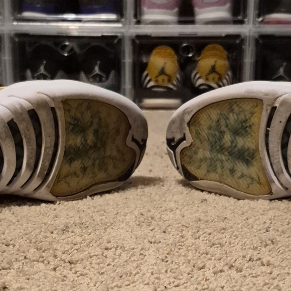 Jordan 12 - Picture 5 of 5